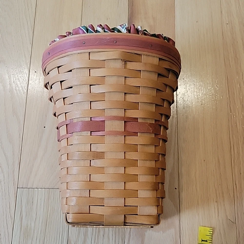 Longaberger vintage 1998 May Series Snap Dragon Basket